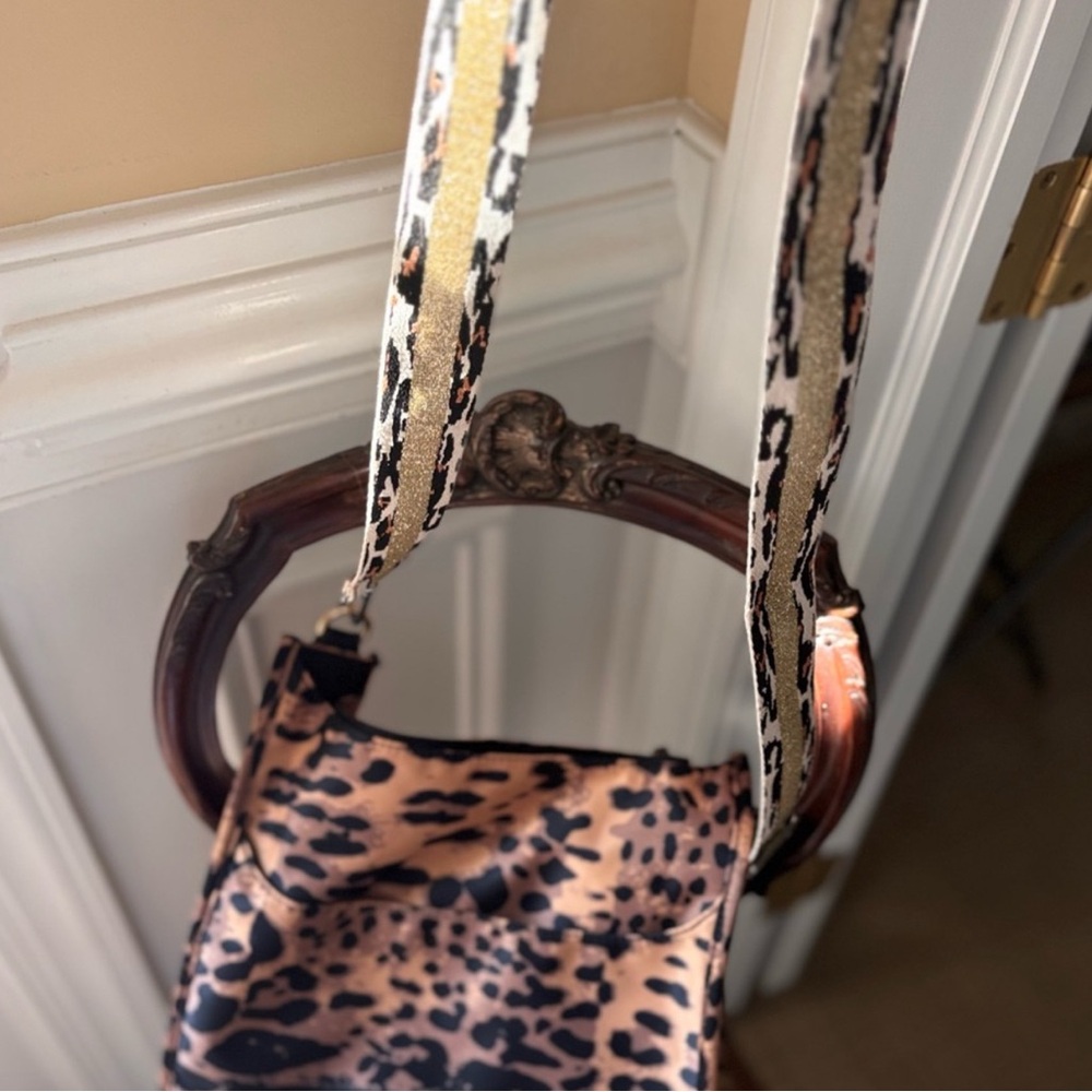 NWOT Boutique Leopard Print Women's Bag with Chain Strap